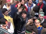 Geo News Anchor Sana Mirza Weeping when she was abused and tease by PTI workers
