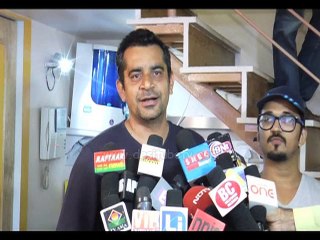 Director Subhash Kapoor Says Guddu Rangeela a Tribute to Jai-Veeru, Karan-Arjun, Watch Video!