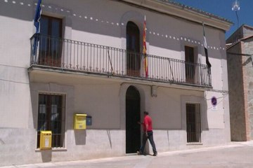 Una moneda decide que el PSOE gobierne en Barrado