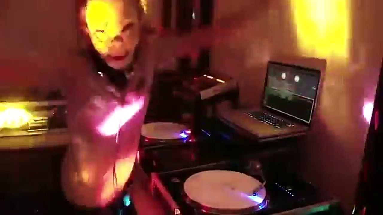 DJ BL3ND  Cuc Xung ( bay mat xac ) _ LuongTuanNghia.flv