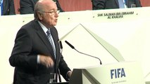 Fifa: un Blatter offensif défend la 