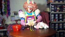 Sparkles The Clown Twists a Balloon Cupcake Bracelet!