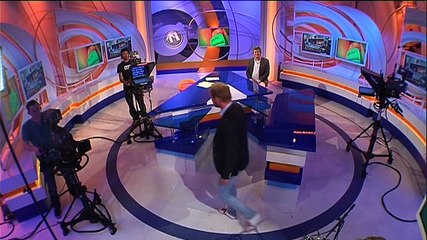 Robin IJzerman speelt Whatever live in Noord Vandaag - RTV Noord