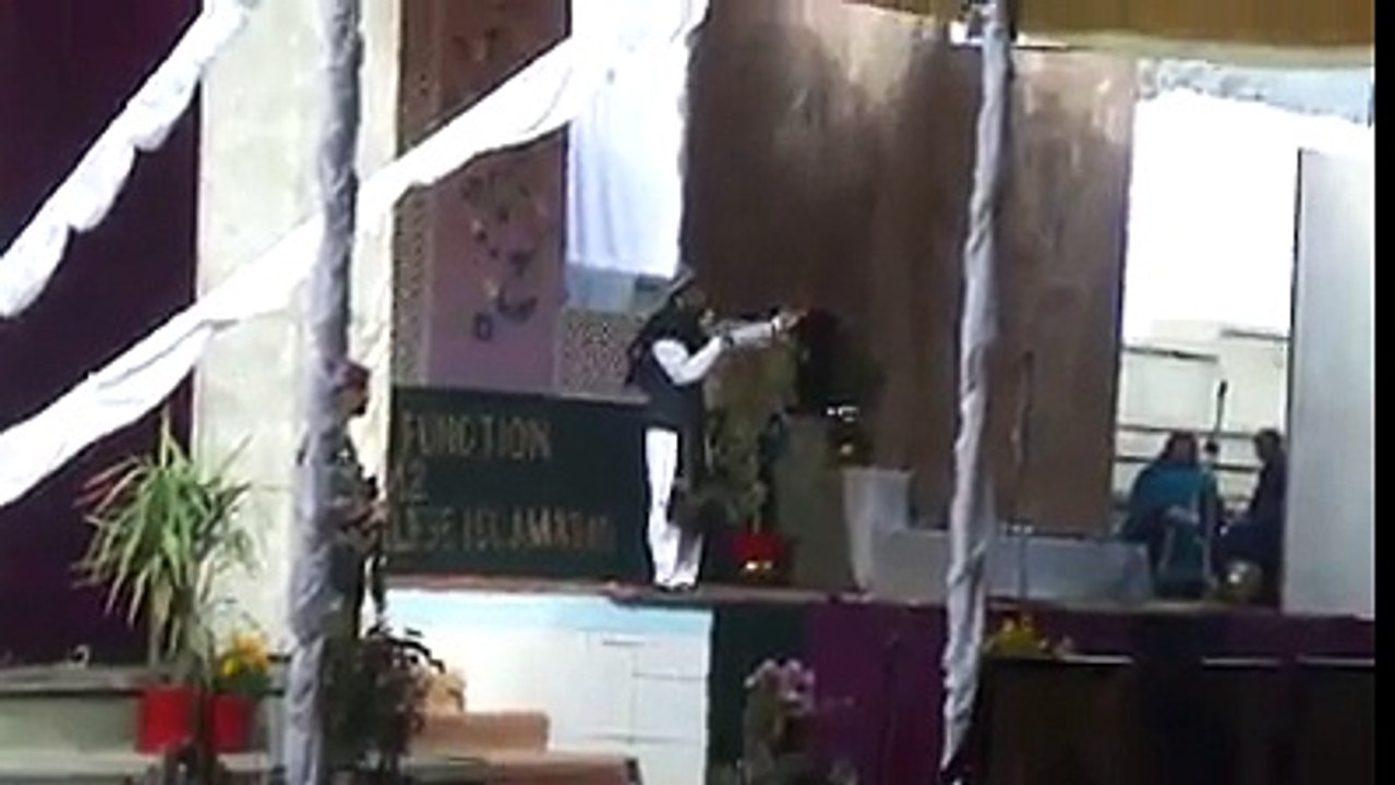 Hamza Baloch Performing in Talent Show In College