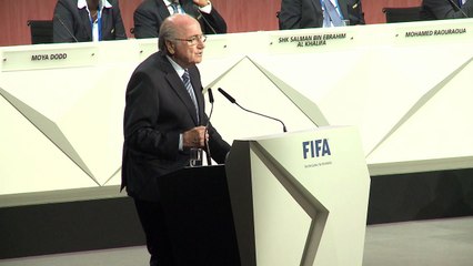 Príncipe Ali se retira e Blatter é reeleito para um 5º mandato