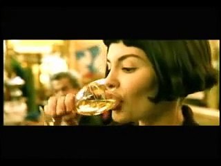 Amelie - helping a blind man