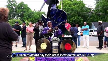 Fans pay their last respects to the late B.B. King