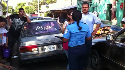 Managua Nicaragua trifulca y enfrentamiento de calle Canal 10