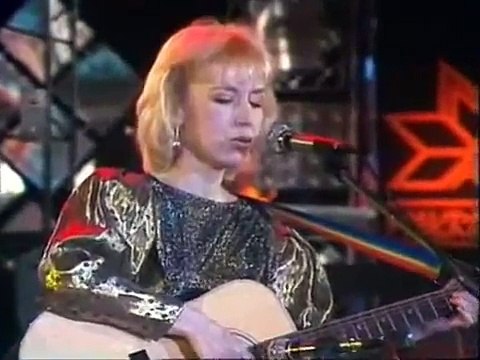 Manai Tautai (Palīdzi Dievs Visai Latviešu Tautai) Ieva Akuratere_ar dziesmas vārdiem.mp4