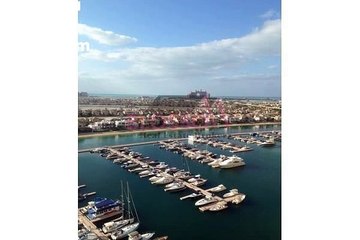 Amazing Fully Fur 3B/R With Atlantis and sea view only  6.8M - mlsae.com