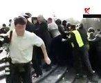 Chisinau, confruntari armate dintre manifestanti si politie la Chisinau