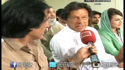 Imran Khan speaking to Ramiz raja at Qadafi Stadium