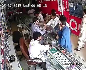 بڑی صفائی سے باباجی کی جیب خالی کردی گئی