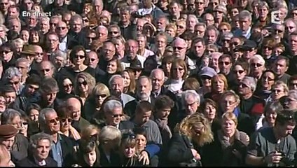 Obsèques de Jean Ferrat, la foule chante "la Montagne"