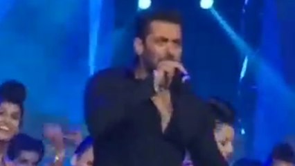 Salman Takes Dubai Crowd By Storm When He Sings “Jaane Kab Hothon Pe” At AIBA Awards