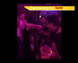 Farhan Saeed singing in a party at Shahrukh Khan's home