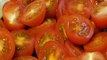 astuce : couper facilement les tomates cerises (rapide et facile)