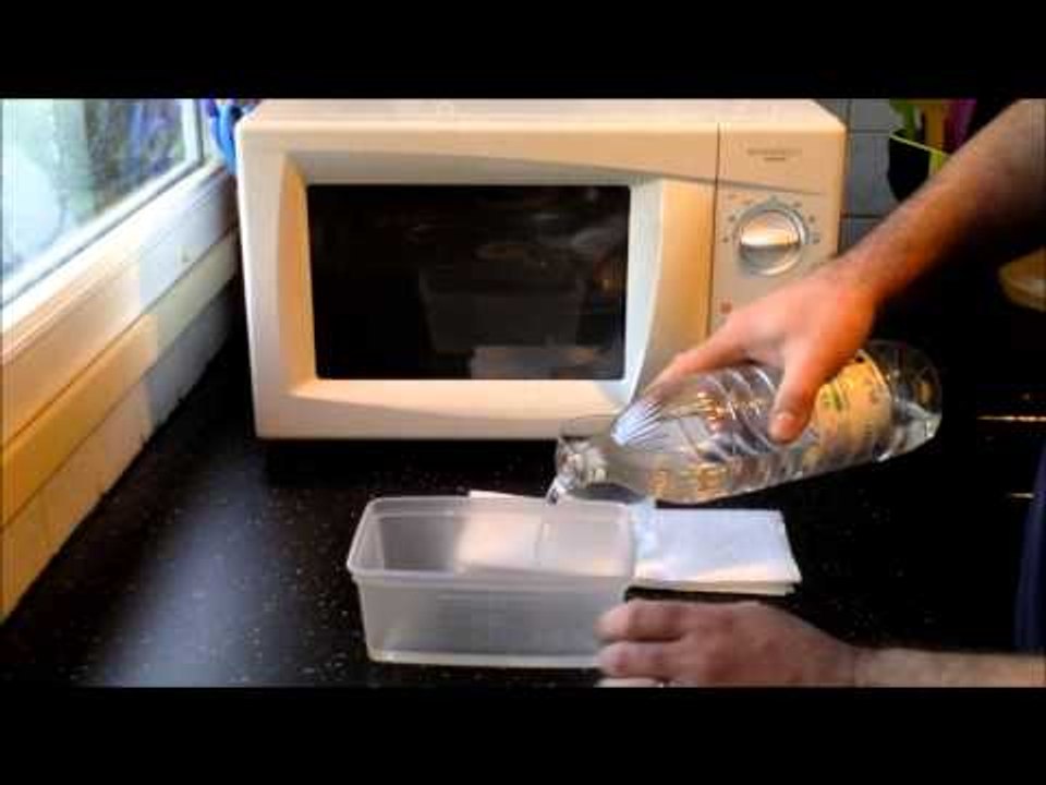 Astuce pour nettoyer l'intérieur d'un micro-ondes HD