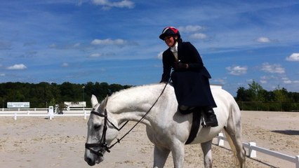 Concours d'équitation en amazone