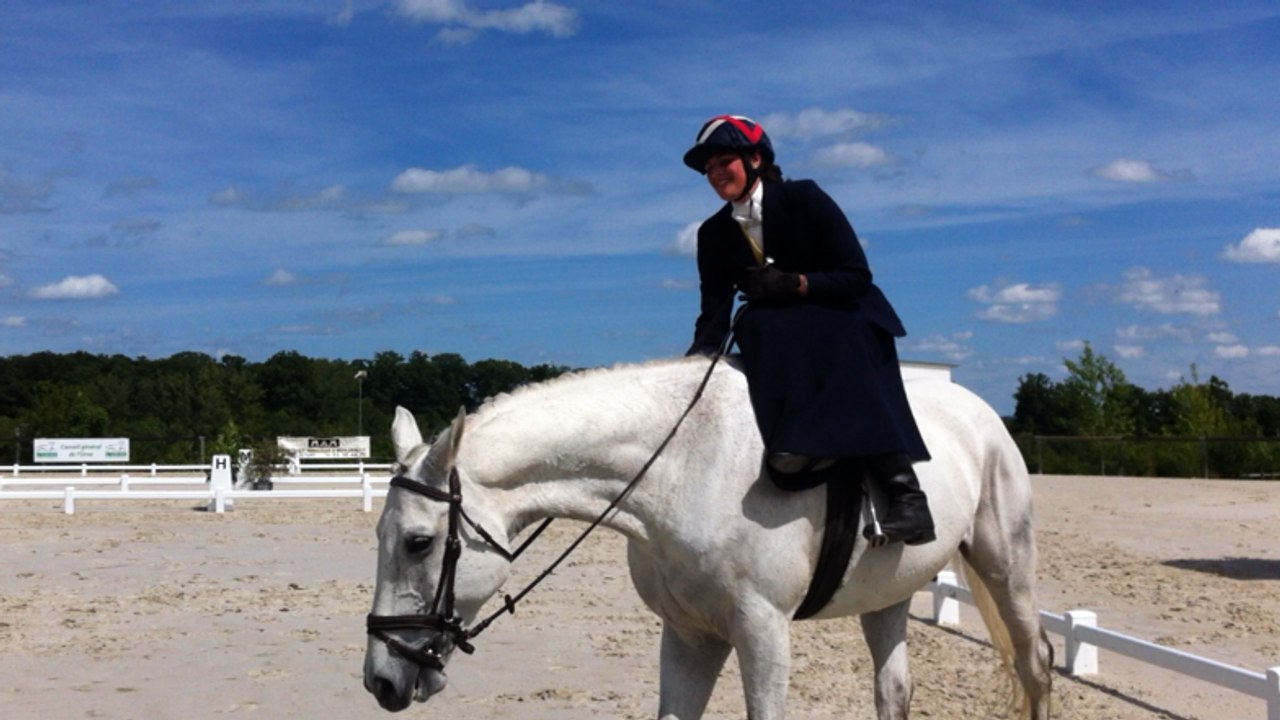 Concours d'équitation en amazone