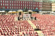 Yoga en la Plaza Mayor para acabar con violencia de género