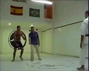 Jiu-Jitsu vs Mestre de Karatê.