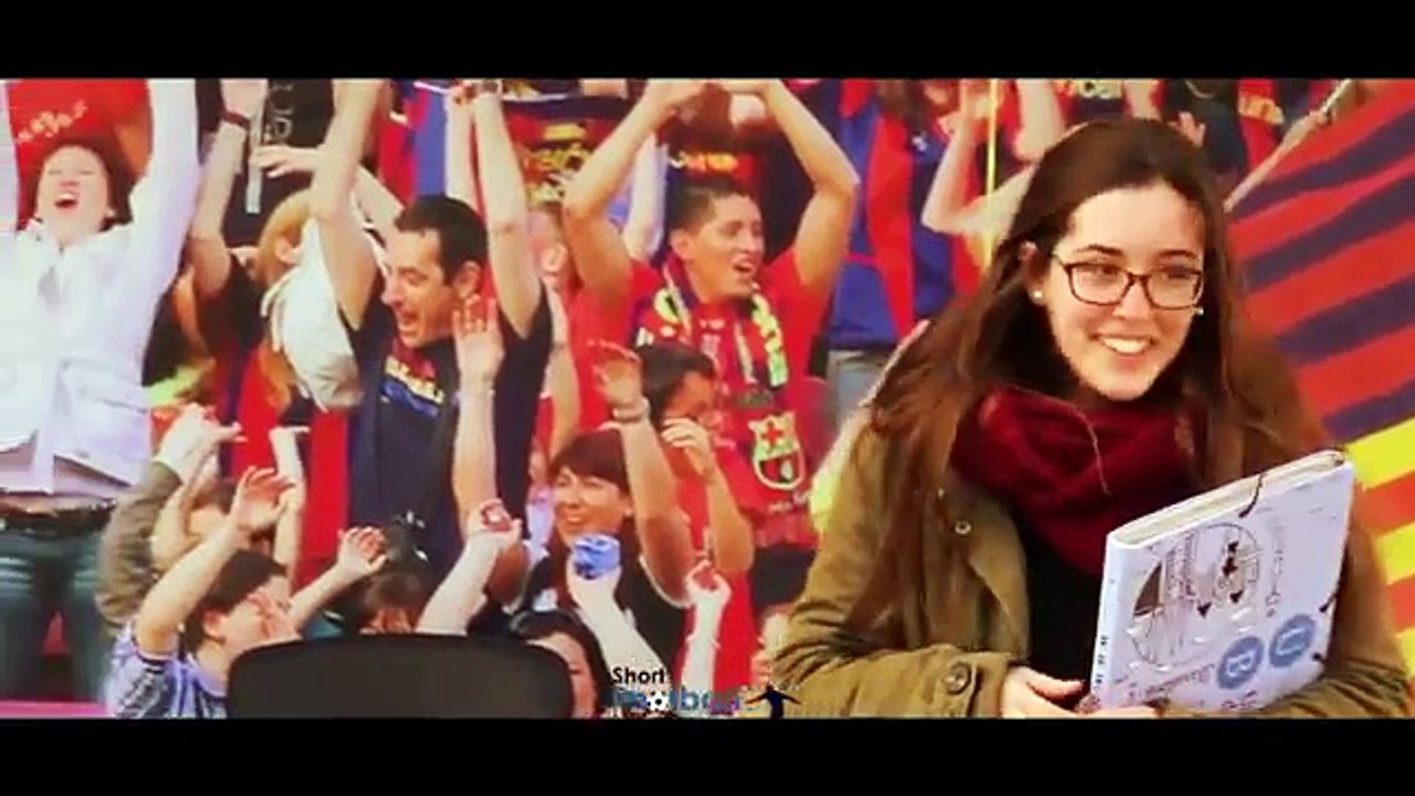 The bus stop becomes FC Barcelona's bench... Amazing!