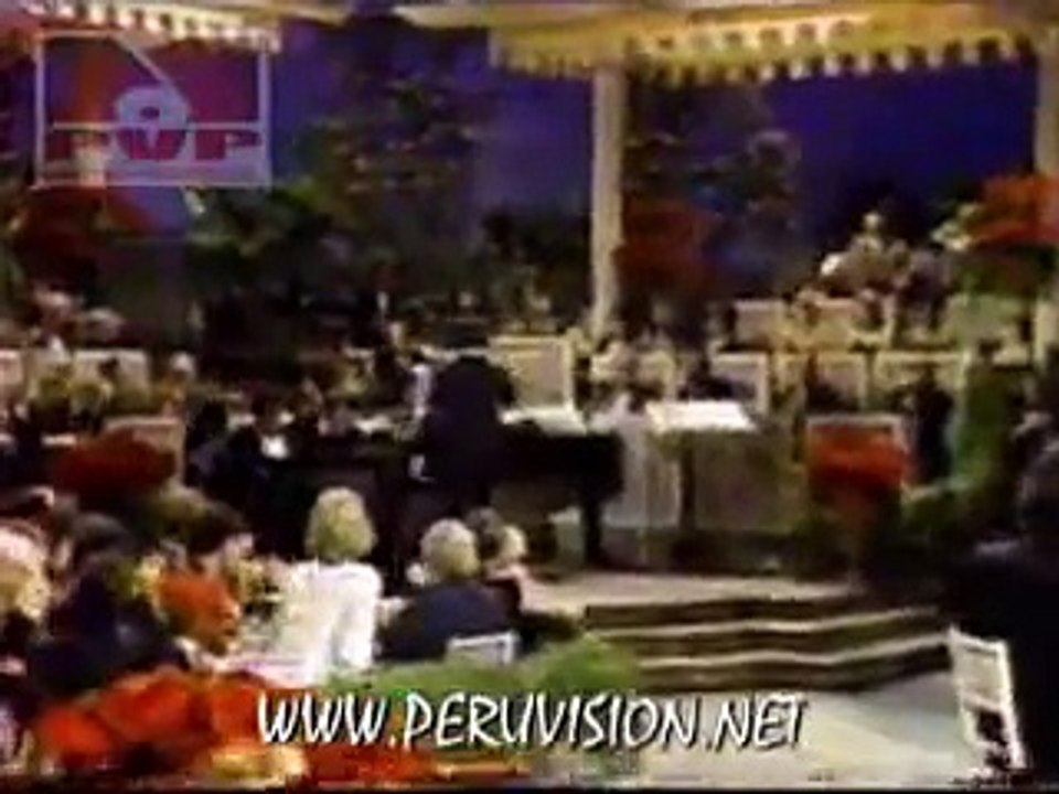 JULIO IGLESIAS LE CANTA A FRANK SINATRA "VOLVER A EMPEZAR" (1983)