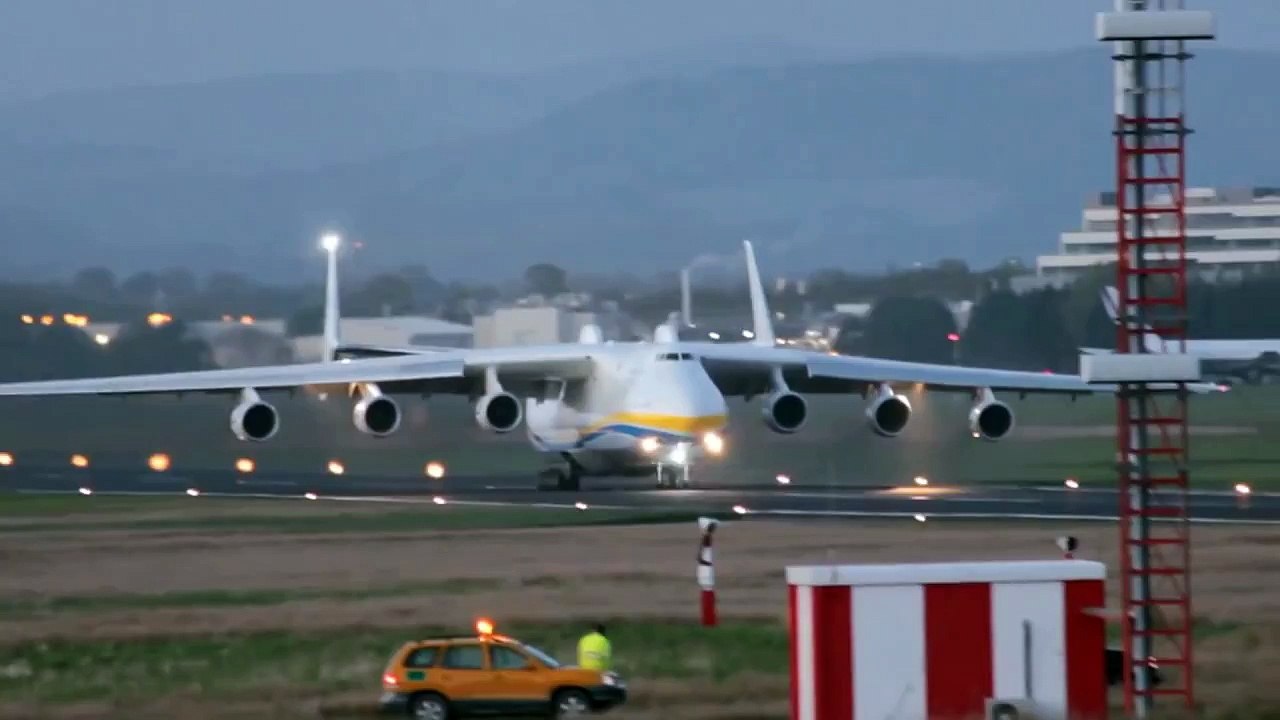 Despegue Antonov 225 - El Avión más grande y pesado del mundo