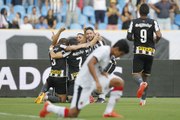 Botafogo bate Vitória em tarde de homenagens a Jefferson