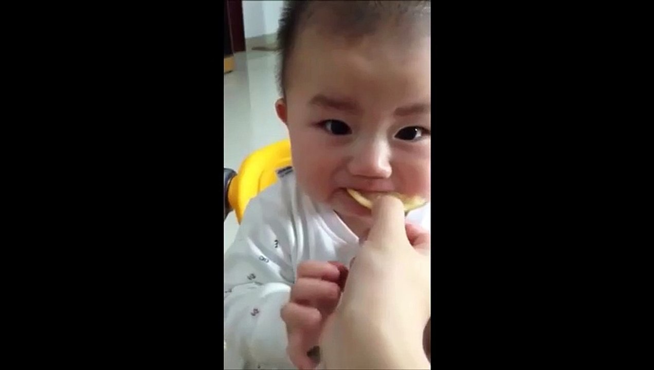 Kids Trying Lemon - White VS Black Kid