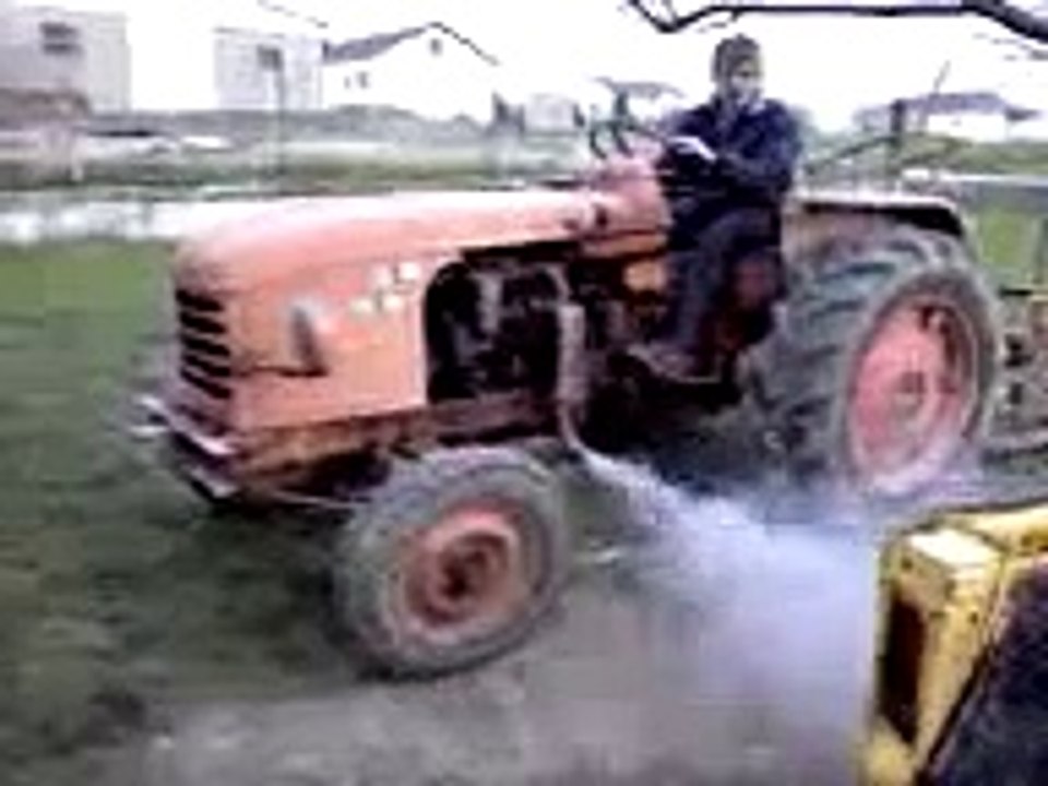 tracteur renault n71 ki demarre