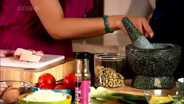 CHING HE HUANG & Katherine Grainger Chinese Food Made Easy Sweet and sour pork & Egg fried rice