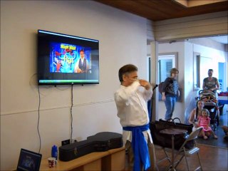 MAGIC MIKE LIKEY AT FAMILY FUN DAY (PLACE MAILLARDVILLE COMMUNITY CENTRE)-2015