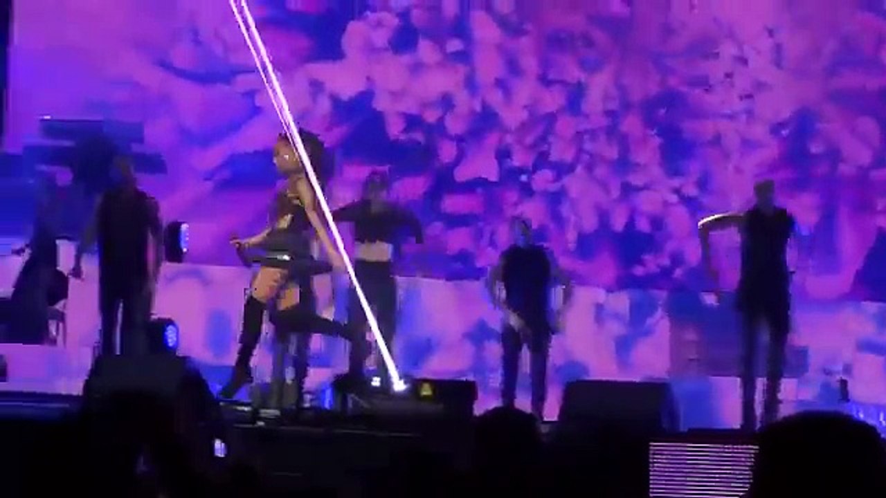 Ariana Grande 'Bang Bang' LIVE 2015