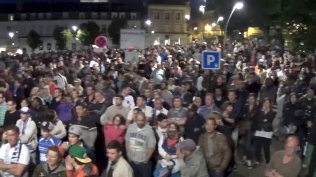 Déception raisonnée place des Cordeliers noire de monde à Auxerre