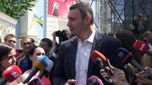 Виталий и Владимир Кличко отметили День Европы и провели на Михайловской площади зарядку «FunUp»