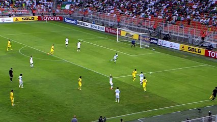 Nie dostał czerwonej kartki za taki faul?