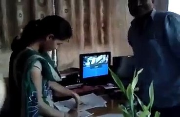 BJP Leader ne Sare Aam Teacher ko kiss kiya