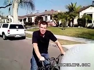 Epic Bubble Wrap Bicycle -funny clip