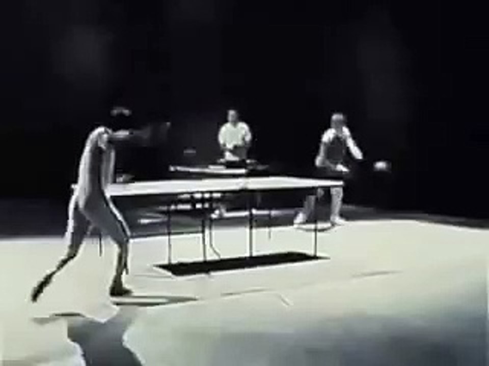 Bruce Lee joue au ping-pong avec un nunjaku !