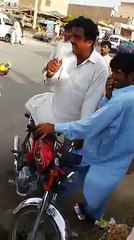 Ek bike wale ko rok na kitna mehanga para