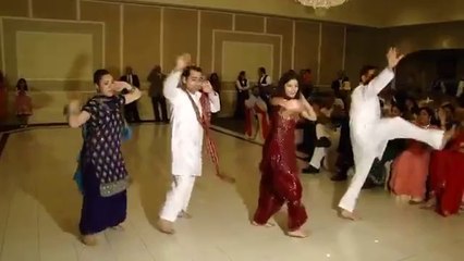 Bhangra (Beautiful Punjabi Folk Dance)  HD