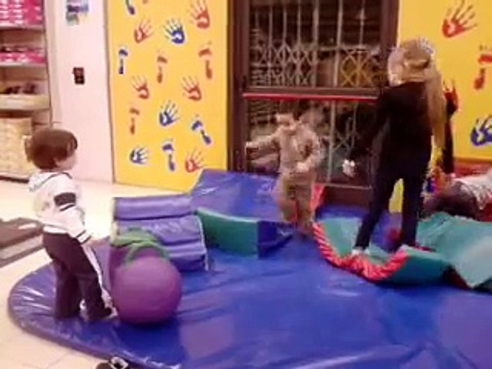 Bimbi che giocano