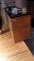 Un bébé de 10 mois rencontre la sœur jumelle de sa mère