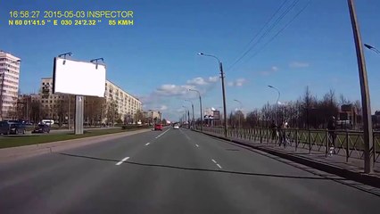 Un skateboardeur très chanceux