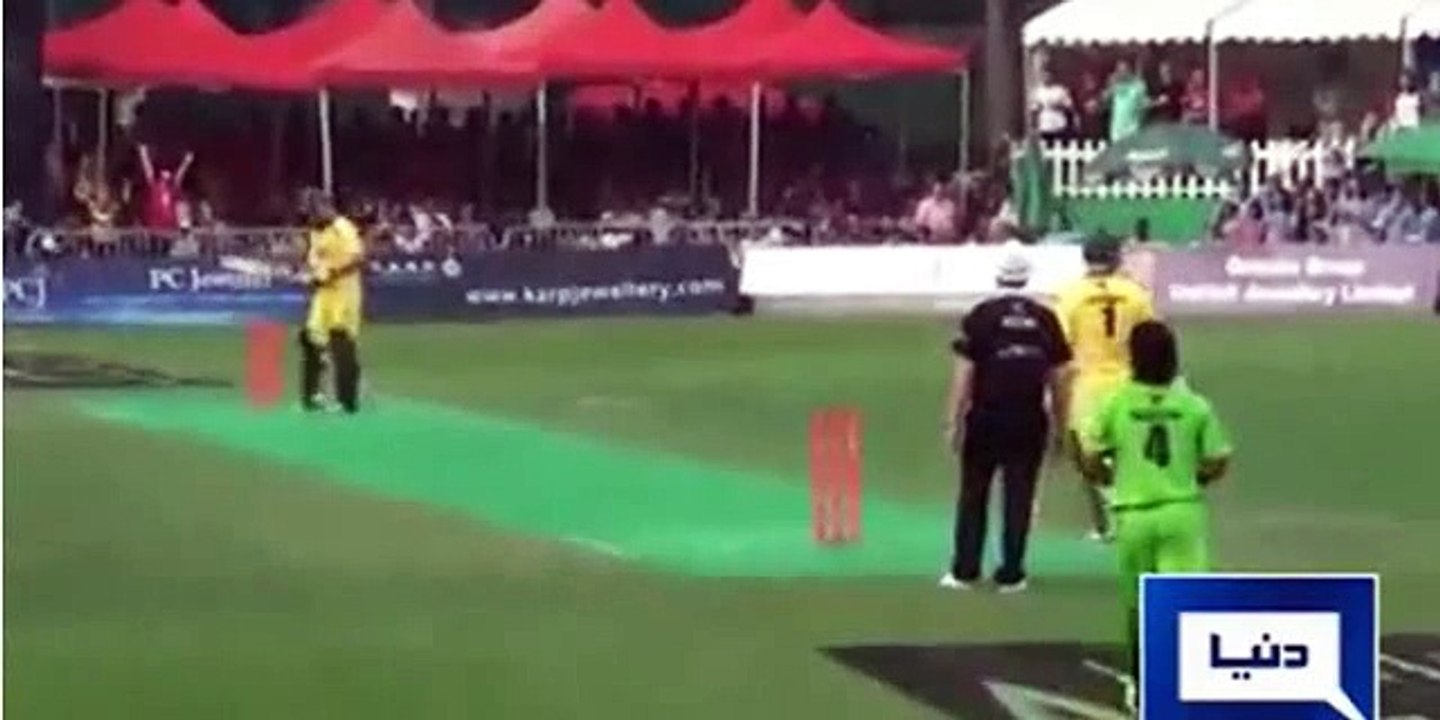 Australia thrashes Pakistan in Hong Kong Super Sixes