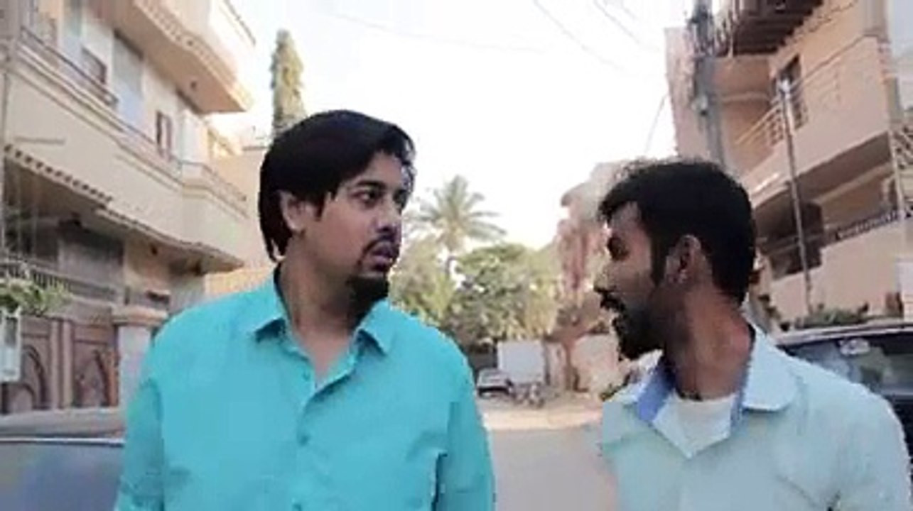 Funny Mobile snatching in Karachi