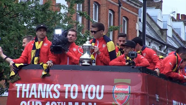 FA Cup - Wilshere se acuerda de los Spurs al celebrar la FA Cup