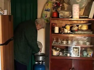 Las vírgenes juradas albanesas viven la vida de un hombre